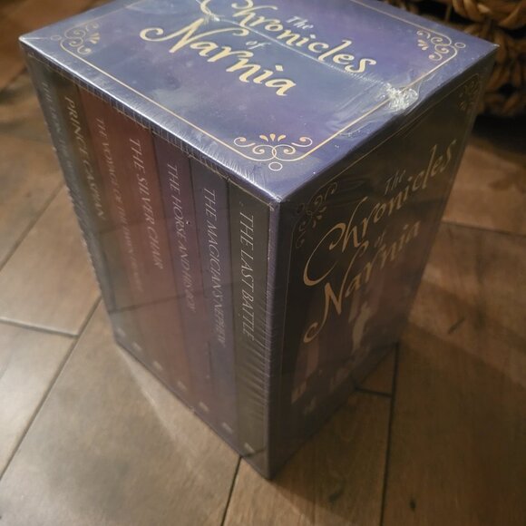 The Chronicles of Narnia, 7 Book Box Set - Picture 3 of 3